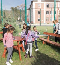 Средищните училища дават надежда на 200 хиляди деца