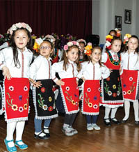 Родната „Азбука“ пази традиции в Дъблин