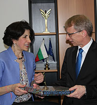 Наши фирми печелят 1 млн. франка годишно от ЦЕРН