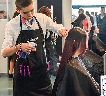 Учи и работи