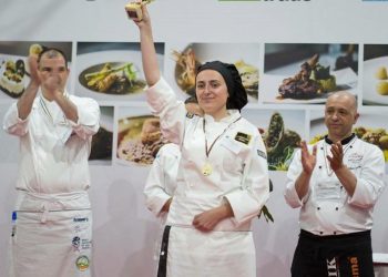 Училище с… ресторант