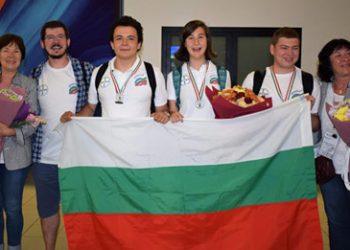 В надпревара към върха