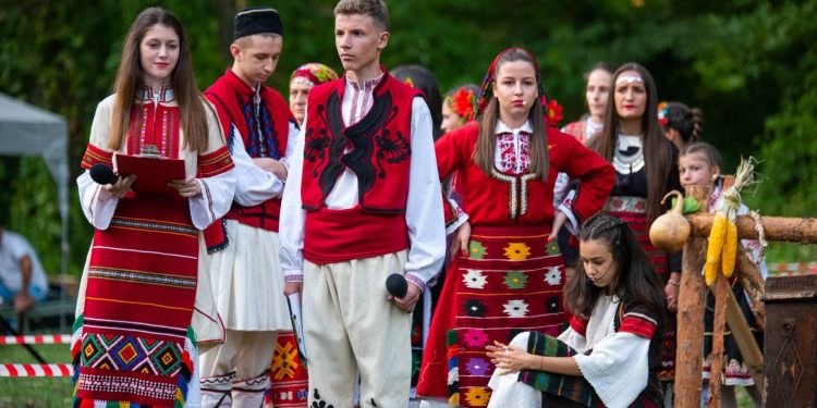 Снимка СУ „Никола Вапцаров“ – Петрич