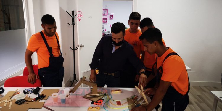 Грижата е на държавата, но къде е бизнесът