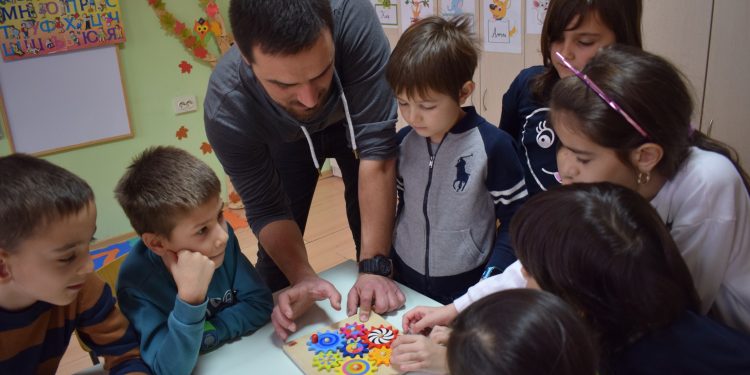 „Леонардо да Винчи“ започва учебната година с награда