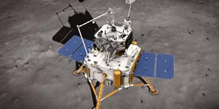 Откриха вода на Луната