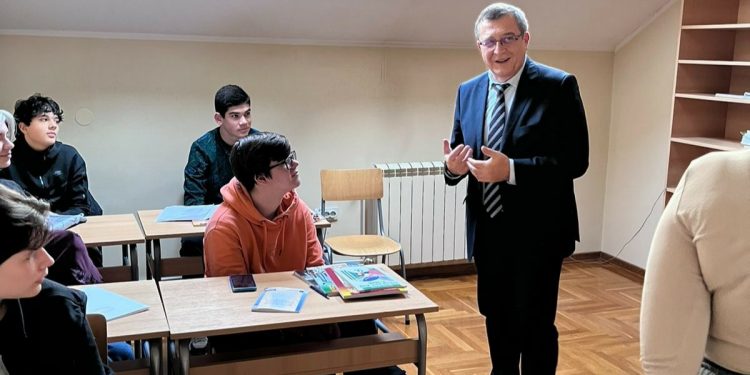 Министър Сашо Пенов: Да съхраним българския език зад граница