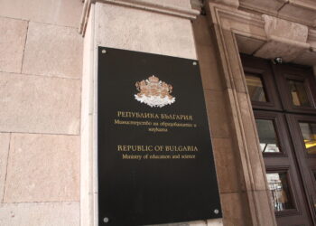 Подборът на авторите е на организаторите на „Разказвачът на приказки“