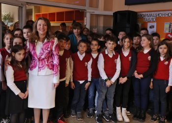 Лекарство срещу дезинформацията: В 15. СУ „Адам Мицкевич“ в София развиват умения за отсяване на информацията в интернет и рефлекс за проверка на нейната достоверност