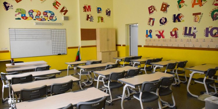 Училища и градини с бонуси за по-добри резултати най-рано през 2028 г.