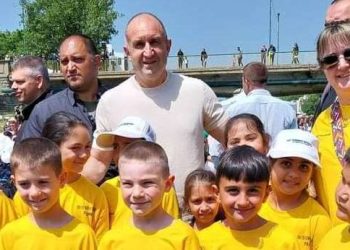 Училище на края на града