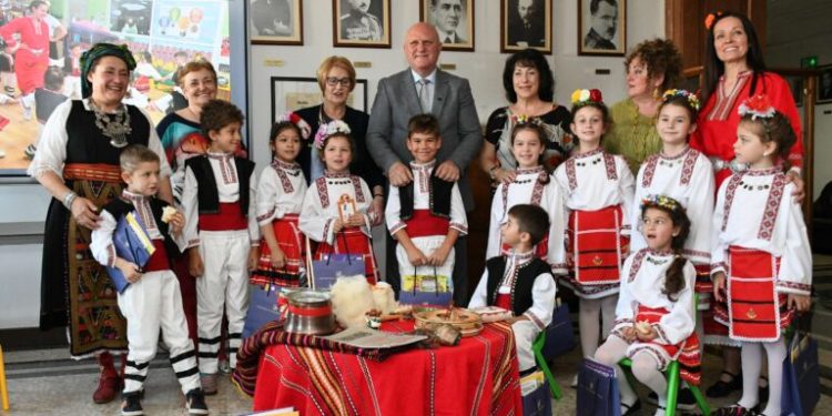 Две детски градини с открит урок и изложба в МОН