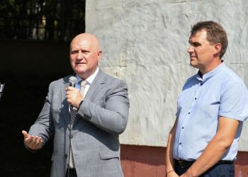 Министър Галин Цоков направи първа копка на нов корпус на Националната природо-математическа гимназия