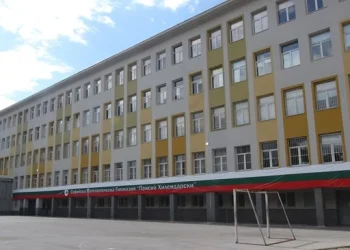 Софийската математическа гимназия отново с най-висок минимален бал на първо класиране в столицата