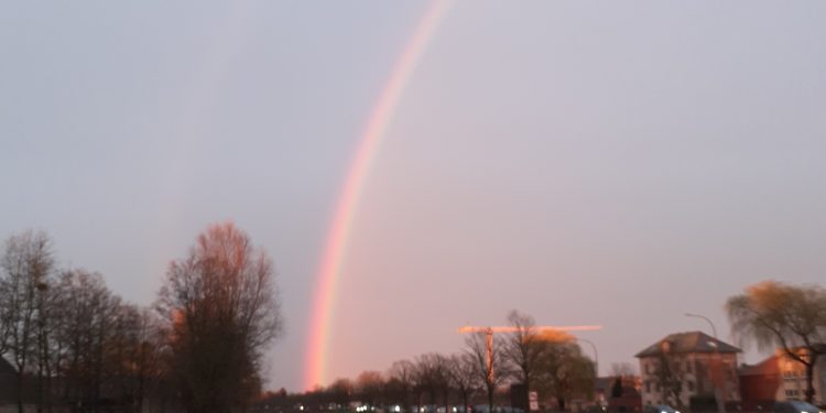 Tворчество: Есета от национален конкурс „Физиката в моя свят“