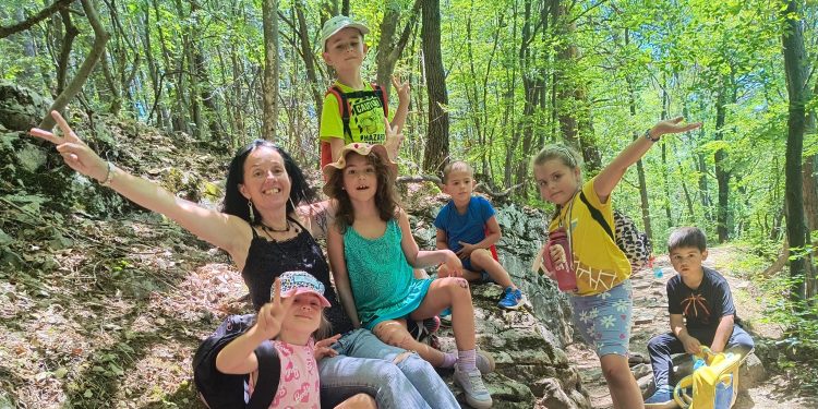 Рисуване, спорт и летни емоции предлага „Елиза Арт“ на децата в Габрово