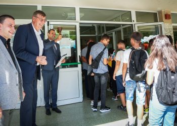 Първият звънец удари в спортните училища