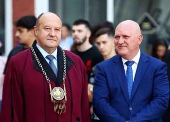 Служебният министър на образованието и науката проф. Галин Цоков и ректорът на висшето училище проф. д-р инж. Иван Кралов