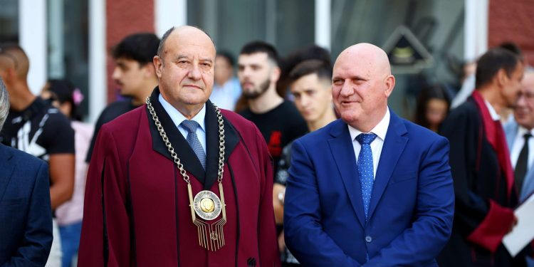 Служебният министър на образованието и науката проф. Галин Цоков и ректорът на висшето училище проф. д-р инж. Иван Кралов