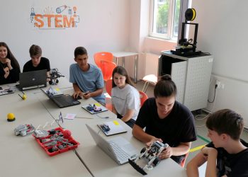 Югозападният приема база за STEM умения