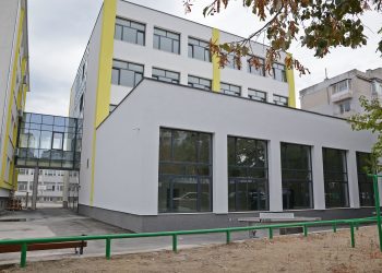Над 400 деца от 7. СУ във Варна в нови класни стаи наесен