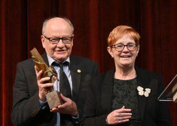 Ритуалният танц на пчелите