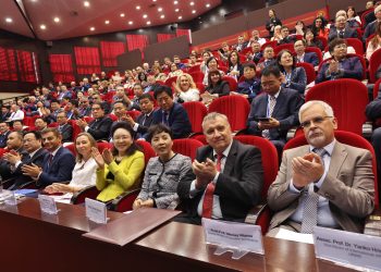 Български и китайски университети подписаха меморандуми за сътрудничество