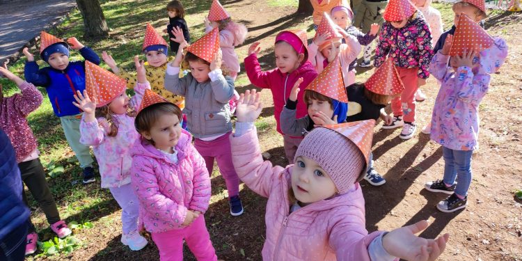 Снимка на броя: ДГ „Единство, творчество и красота“