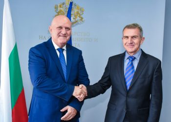 В 53 неделни училища в Испания се учи български език