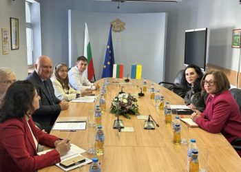 Над 500 студенти от българската общност в Украйна са приети във висши училища у нас