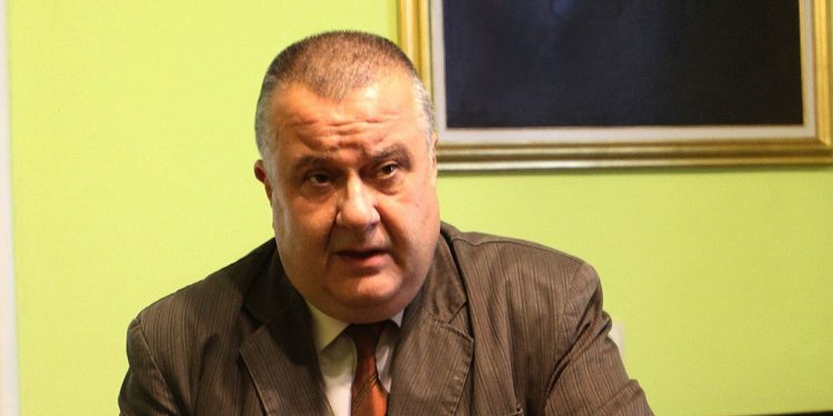 Проф. д.н. Емануел Мутафов: По-себичното общество неглижира грамотността