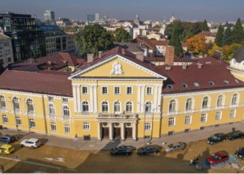 Член кореспондент Евелина Славчева от Института по електрохимия и енергийни системи и академик Христо Миладинов от Института по микробиология са кандидатите за нов председател на Българската академия на науките