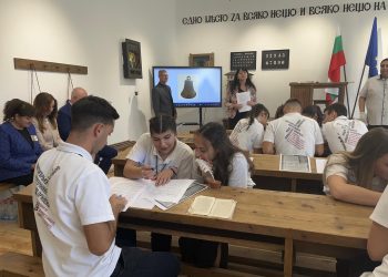 Ученици от Априловската гимназия с открит урок в Националния музей на образованието