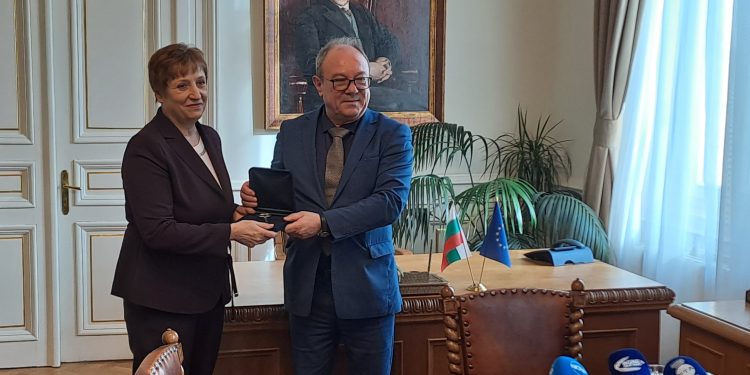 Новият председател на БАН встъпи в длъжност