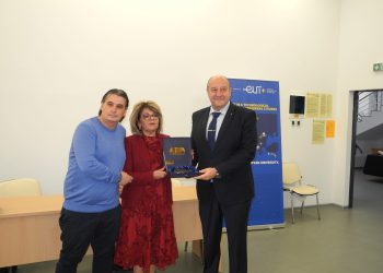 Ученици от иновативни паралелки на обучение в ТУ – София