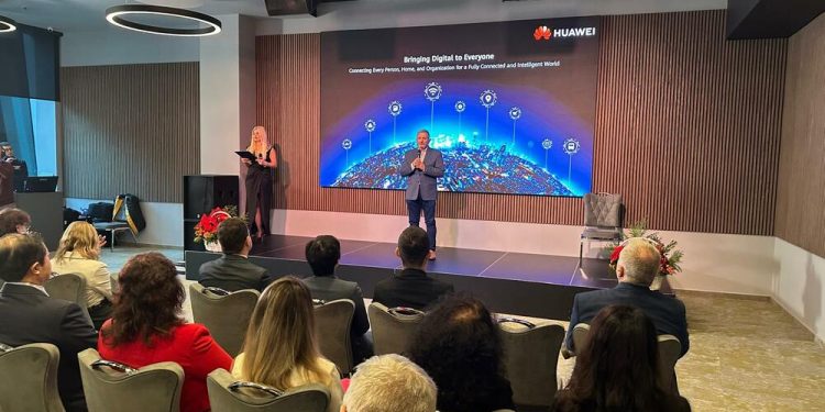 Стипендии за 50 студенти с интерес към високите технологии