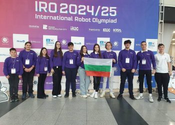 Ученици от Бургас с медали от международната олимпиада по роботика в Южна Корея