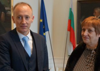 Министърът на образованието и науката Красимир Вълчев разговаря в БАН с председателя на Академията чл.-кор. Евелина Славчева