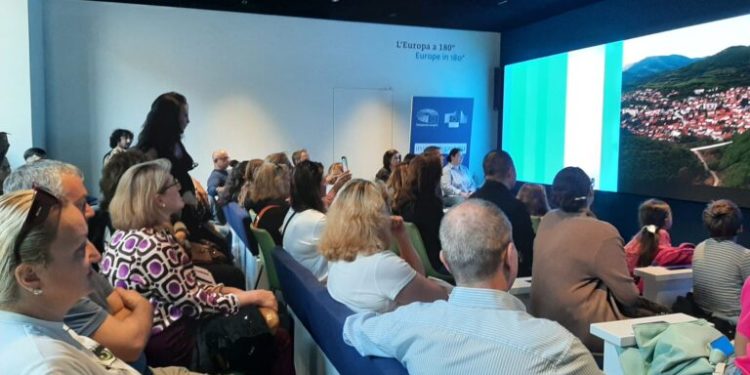 Филмът "Усещане за принадлежност", създаден по проект на Българското неделно училище "Асен и Илия Пейкови" по Националната програма на МОН "Неразказаните истории на българите", ще участва в 29-ия Международен кинофестивал "София филм фест"