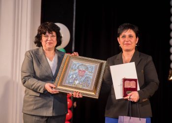 Заместник-министърът на образованието и науката инж. Таня Михайлова се включи в честването на 140-годишнината от основаването на Професионалната държавна търговска гимназия "Димитър Хадживасилев" в Свищов