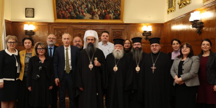 Образователната система трябва да направи децата не само знаещи, но и добри хора." Това каза министърът на образованието и науката Красимир Вълчев на среща с Негово Светейшество Даниил, Патриарх Български и Митрополит Софийски