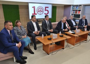 От настоящата кандидатстудентска кампания 15% от приема в направленията "Администрация и управление" и "Икономика" ще бъдат свързани с полагането на държавен зрелостен изпит по математика