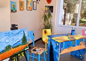 Картини на Ван Гог и Густав Климт оживяват върху мебели