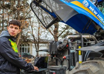 Повече обучаващи се в професионални програми