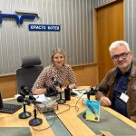 Директорът на Национално издателство за образование и наука "Аз-буки" Емил Спахийски представи книгата "Написаното остава. Пиши правилно! 101 езикови бележки" в ефира на предаването "Нашият ден" по БНР