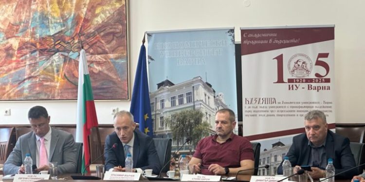 МОН представя концепцията за новите изпити в VII и X клас