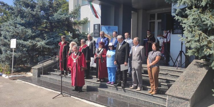 Ðóñåíñêèÿò óíèâåðñèòåò îòêðè ïúðâàòà àêàäåìè÷íà ãîäèíà âúâ ôèëèàëà ñè â Òàðàêëèÿ