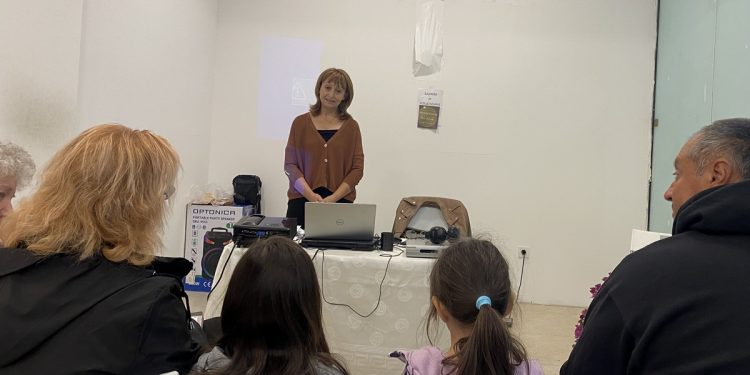 Училищният психолог д-р Таня Илиева и педагогът Елка Димитрова издават книга дневник за сближаване и общуване в семействата