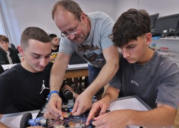 Отлагат втората атестация на учителите