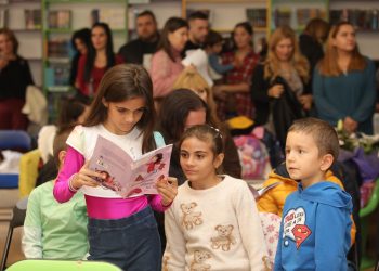 Десетки деца се запознаха с Кая и вълшебните ѝ обувки в Столичната библиотека (ВИДЕО+СНИМКИ)